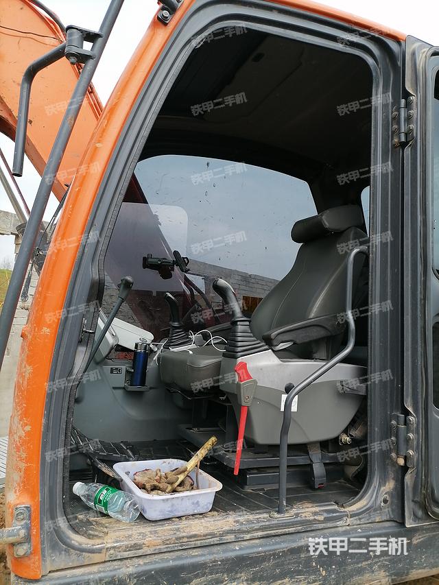 农村最新收割机械驾驶室的简单介绍