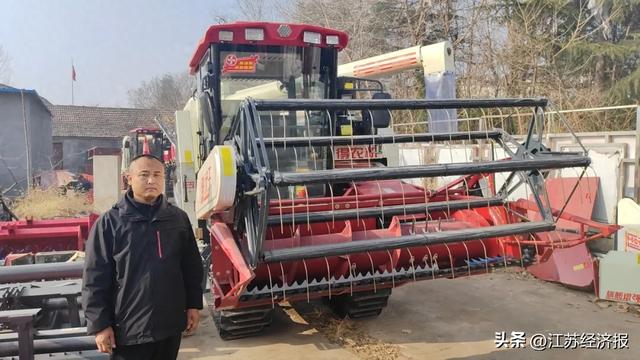 新沃得收割机多少钱一台(沃得收割机多少钱一台带驾驶室的)