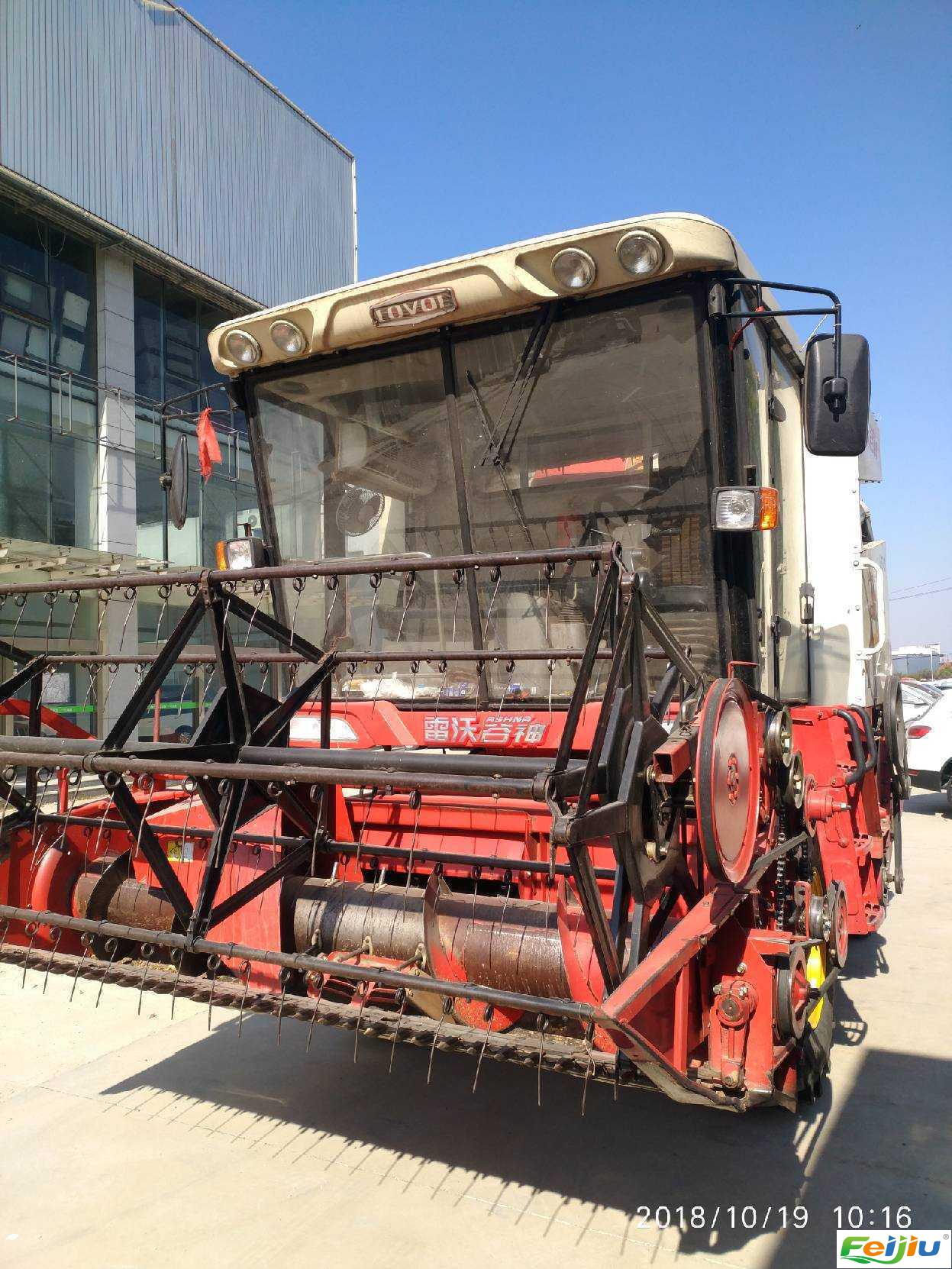 雷沃最大型收割机型号(雷沃收割机最新款100)