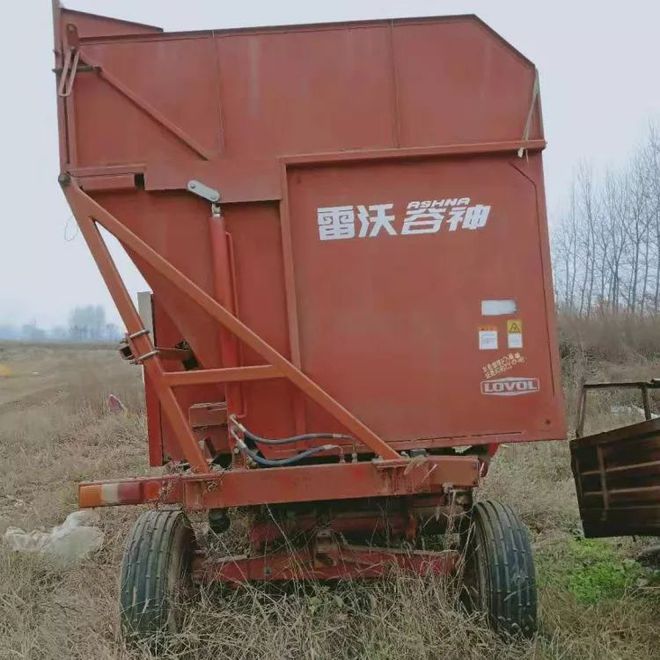 雷沃收割机哪里买(雷沃收割机厂家咨询电话)