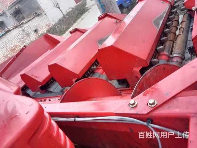 雷沃收割机座椅(雷沃收割机座椅高低)